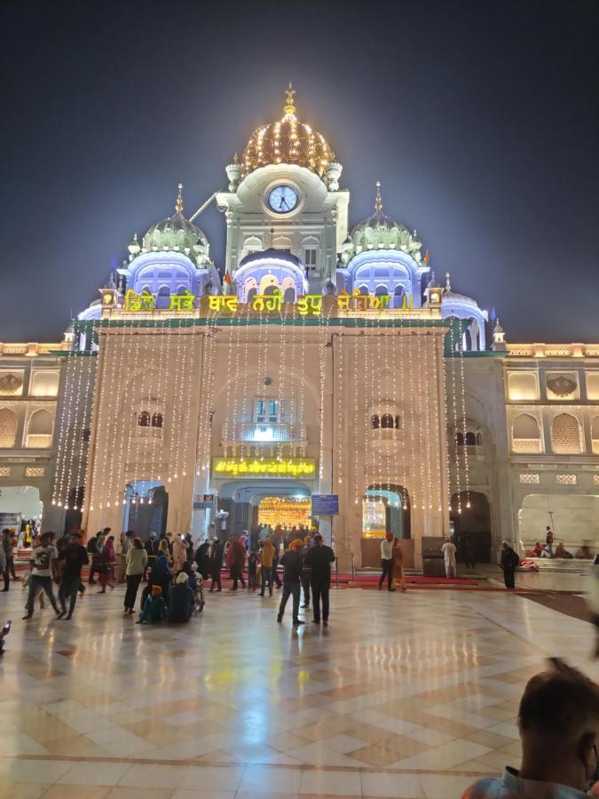 Hotel 56 - 200 Meter From Golden Temple Amritsar Zewnętrze zdjęcie
